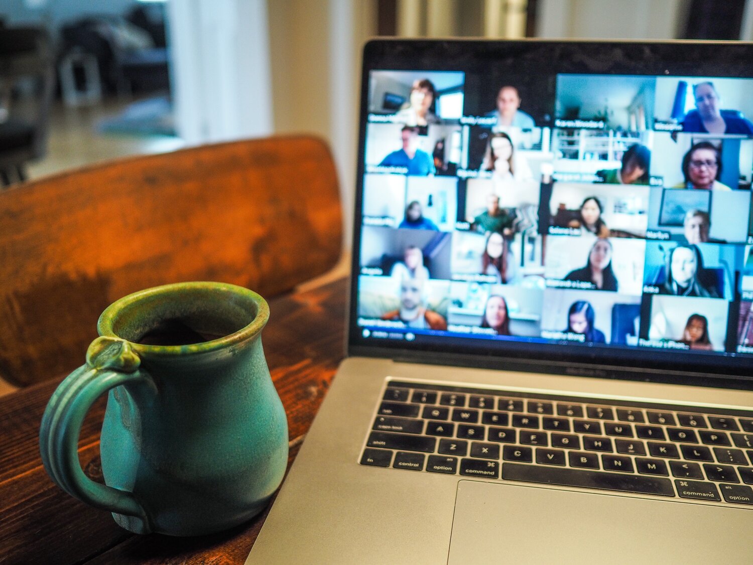 Virtual Confidence is one of Simon's helpful resources for displaying confidence while videoconferencing